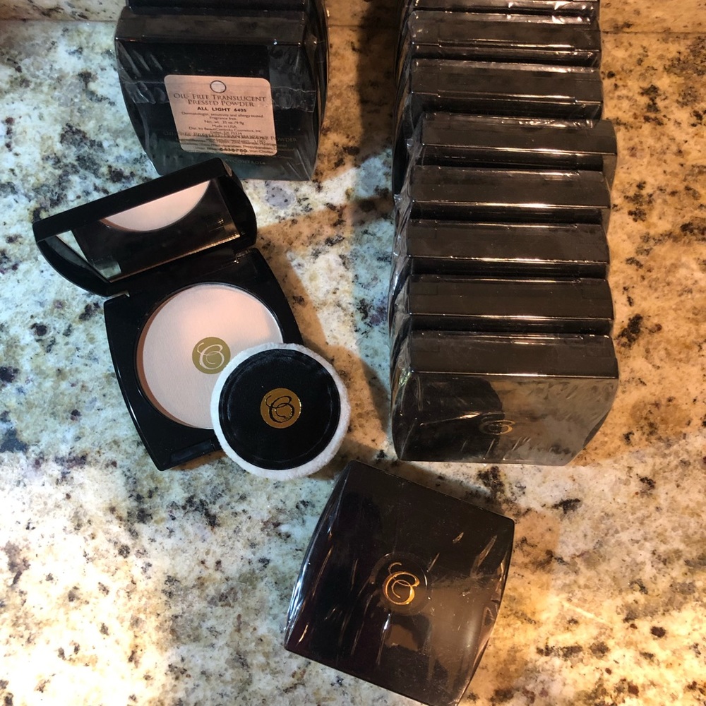 18 - BeautiControl Translucent Pressed Powder - LIGHT @ $6 ea = $108